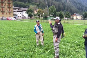 Lezioni di lancio a tenkara